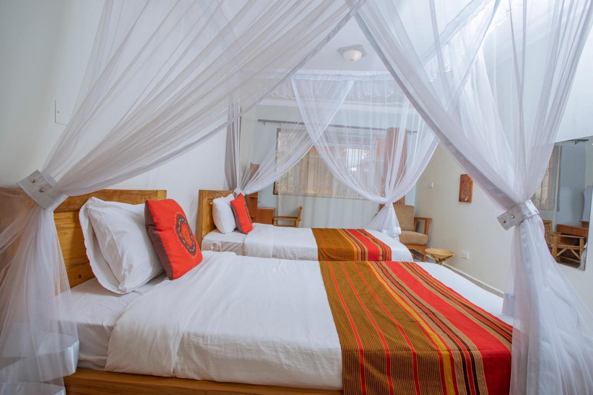 Silver Oaks Hotel Boma Fort Portal Exteriér fotografie
