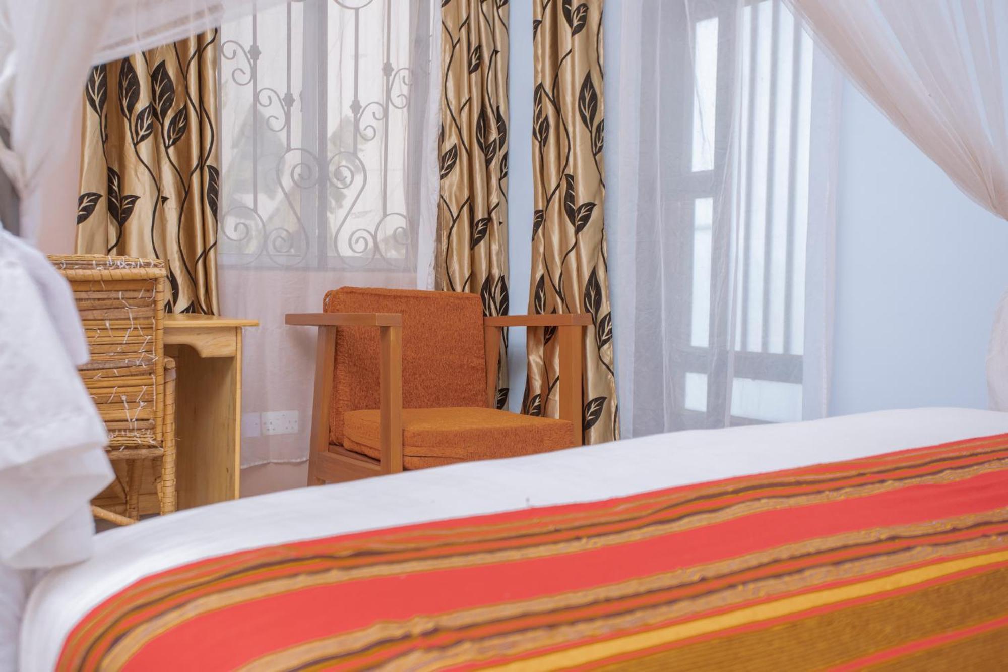Silver Oaks Hotel Boma Fort Portal Exteriér fotografie