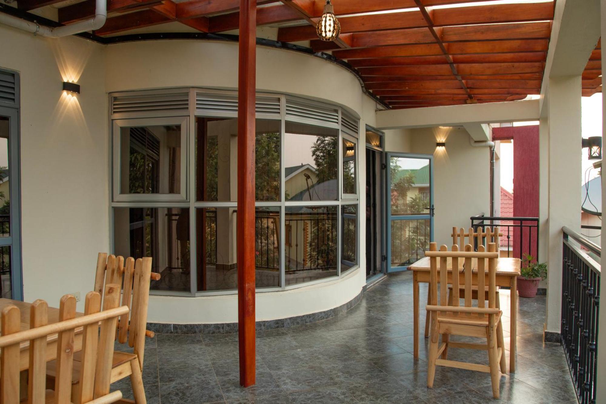 Silver Oaks Hotel Boma Fort Portal Exteriér fotografie