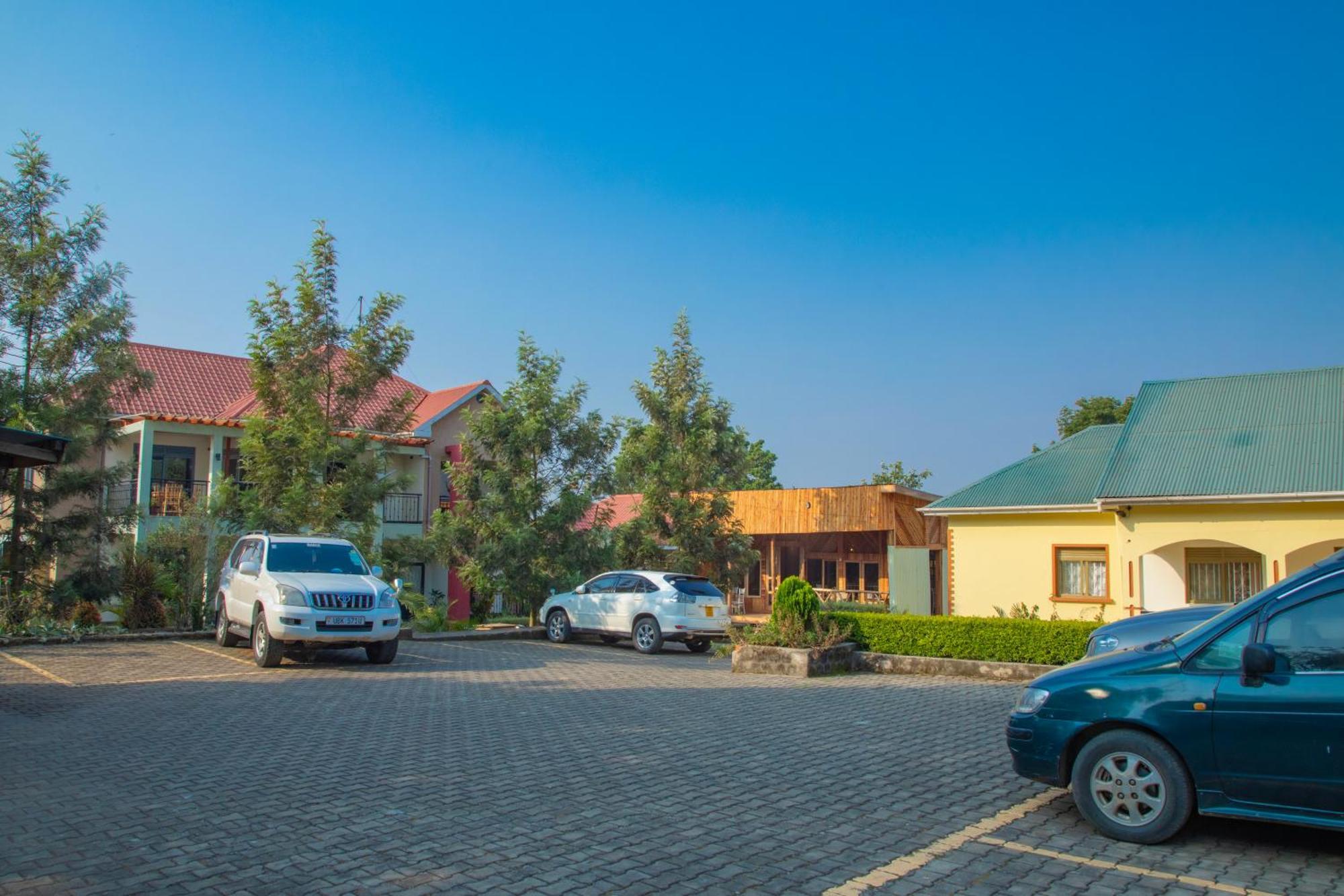 Silver Oaks Hotel Boma Fort Portal Exteriér fotografie